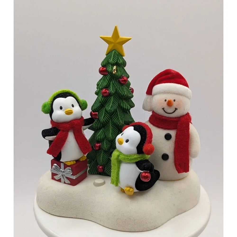 Hallmark 2007 Very Merry Trio‎ Magic Sound Ornament Penguins Snowman Flocked